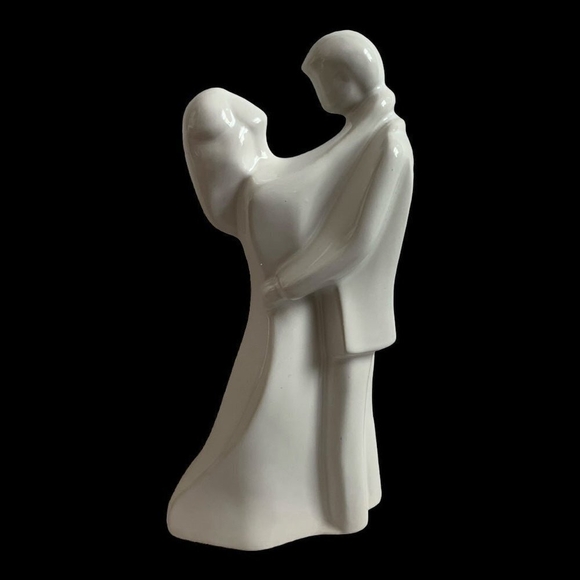 VNTG NEWLYWEDS Figurine White Glazed Ceramic WEDDING Couple Statue WEDDING Gift - Picture 4 of 9